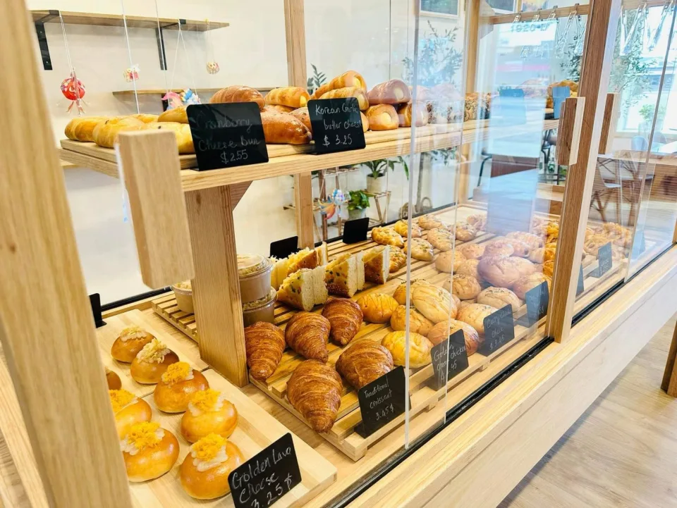 Ổ bánh mì vừa ra lò